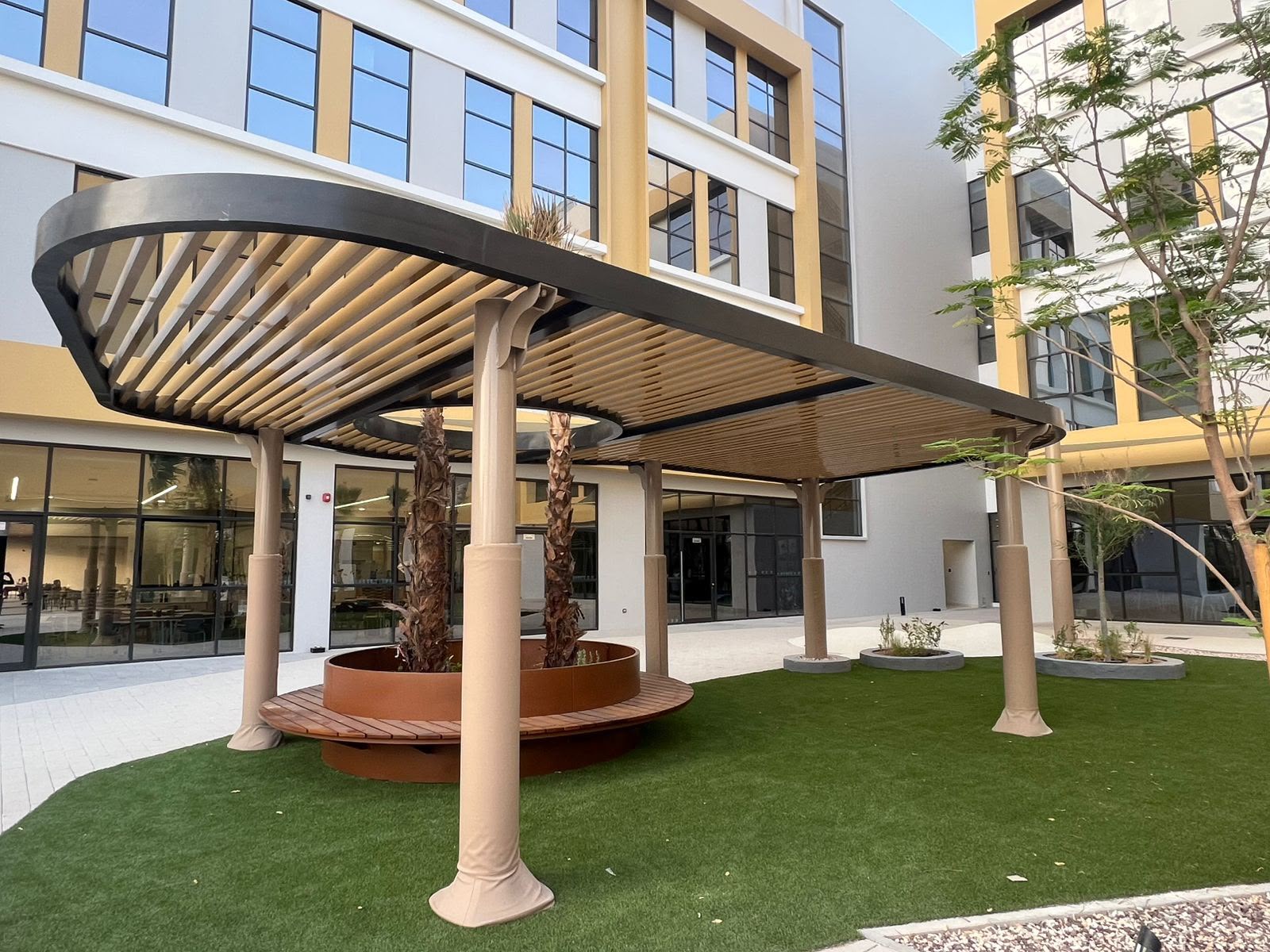 How to choose shade fabric UAE climate