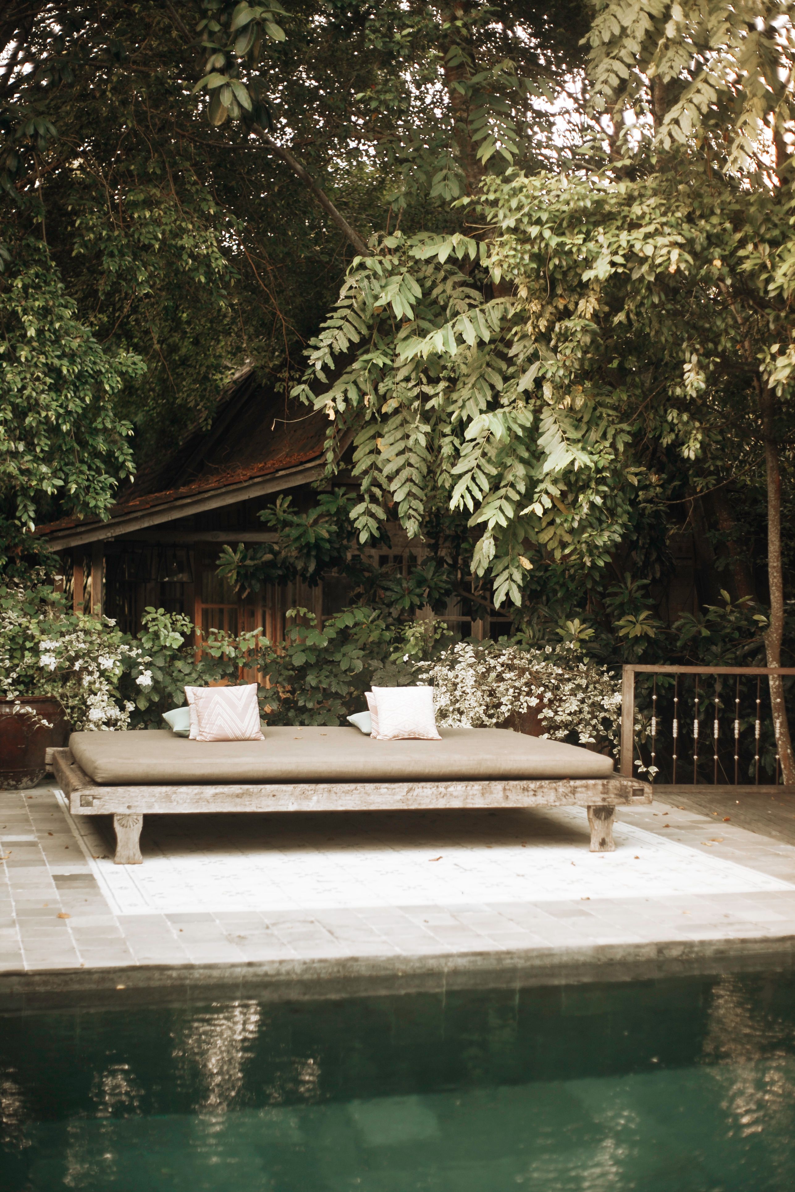 Planning a Shaded Pool Area: Layout, Seating and Sun Angle Tips for UAE Homes